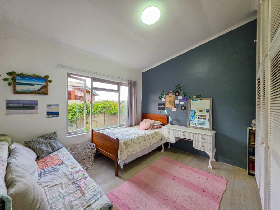 5 Bedroom Property for Sale in Stilbaai Wes Western Cape